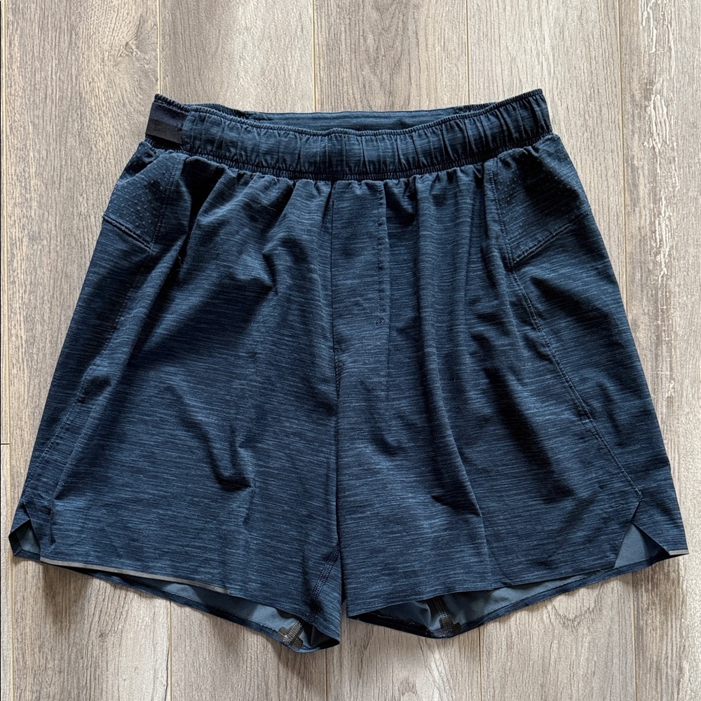 🍋Lululemon Surge Shorts, Size Small